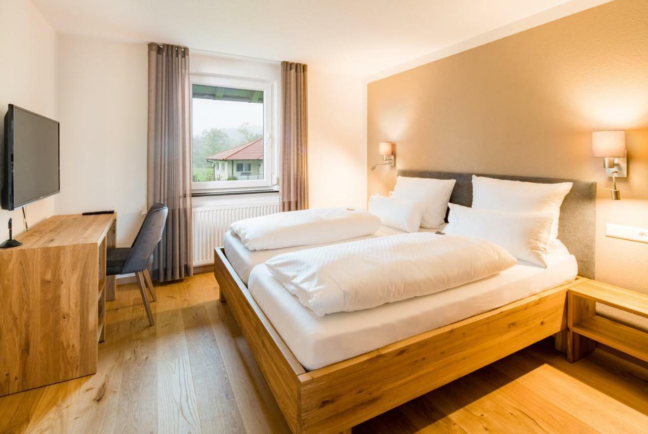 Hotel Hofgut Tiergarten Aulendorf Extérieur photo